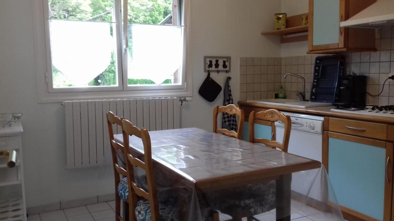 Location Vacances Saint Michel De Maurienne "Le Dahu" Appartamento Esterno foto